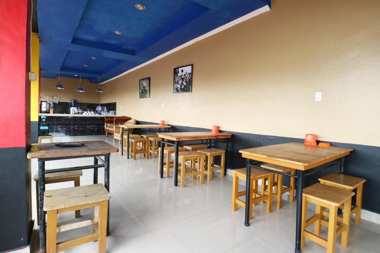 Penginapan Medan Exterior photo