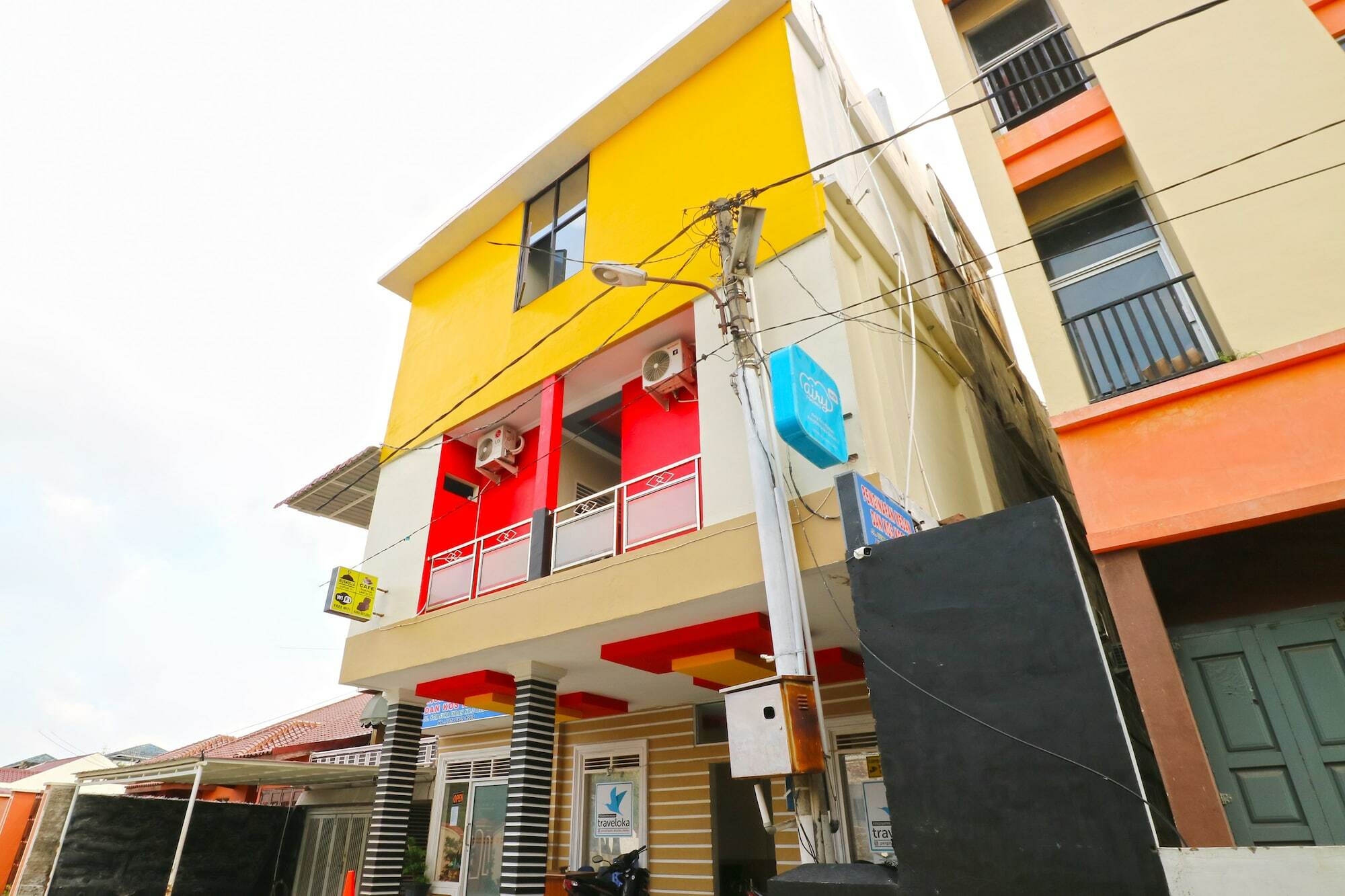 Penginapan Medan Exterior photo